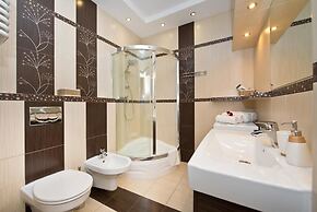 Navy Group - Old Town Apartments