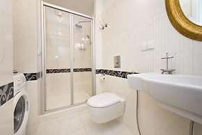 Navy Group - Old Town Apartments