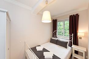 Navy Group - Old Town Apartments