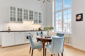 Navy Group - Old Town Apartments