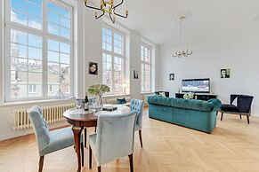 Navy Group - Old Town Apartments