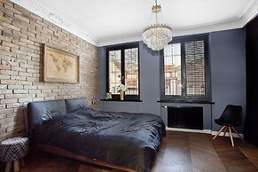 Navy Group - Old Town Apartments