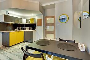 Navy Group - Old Town Apartments