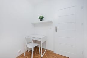 UNIT Short Rent Apartment by Warsaw Metro Station