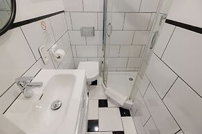 UNIT Short Rent Apartment by Warsaw Metro Station