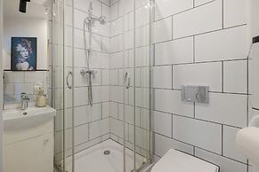 UNIT Short Rent Apartment by Warsaw Metro Station