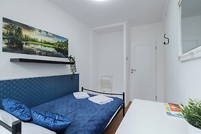 UNIT Short Rent Apartment by Warsaw Metro Station