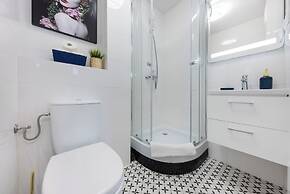 UNIT Short Rent Apartment by Warsaw Metro Station