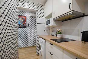 UNIT Short Rent Apartment by Warsaw Metro Station