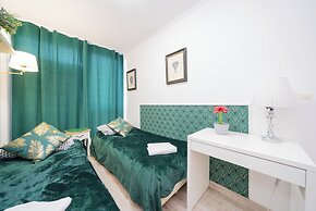 UNIT Short Rent Apartment by Warsaw Metro Station