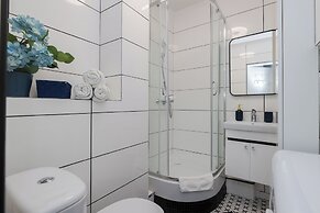 UNIT Short Rent Apartment by Warsaw Metro Station