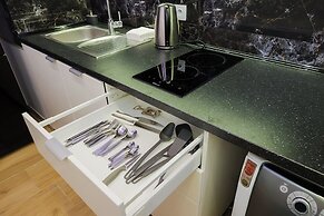 UNIT Short Rent Apartment by Warsaw Metro Station