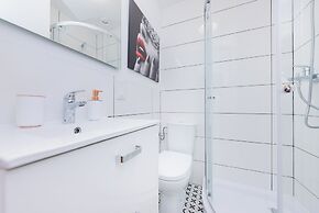 UNIT Short Rent Apartment by Warsaw Metro Station