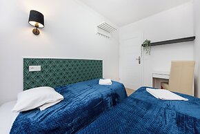 UNIT Short Rent Apartment by Warsaw Metro Station