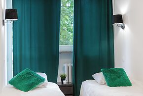 UNIT Short Rent Apartment by Warsaw Metro Station