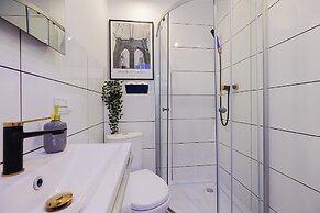 UNIT Short Rent Apartment by Warsaw Metro Station