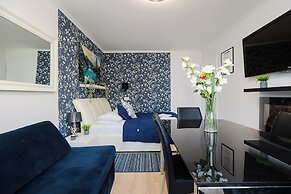 UNIT Short Rent Apartment by Warsaw Metro Station