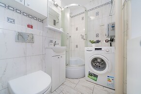 UNIT Short Rent Apartment by Warsaw Metro Station