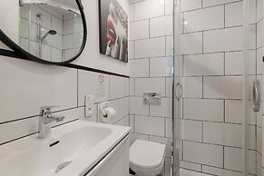 UNIT Short Rent Apartment by Warsaw Metro Station
