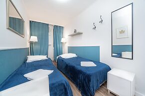 UNIT Short Rent Apartment by Warsaw Metro Station