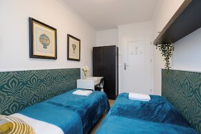 UNIT Short Rent Apartment by Warsaw Metro Station