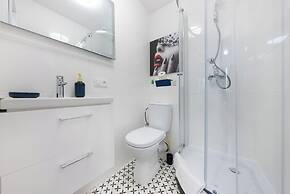 UNIT Short Rent Apartment by Warsaw Metro Station