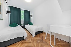 UNIT Short Rent Apartment by Warsaw Metro Station