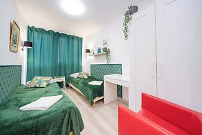 UNIT Short Rent Apartment by Warsaw Metro Station