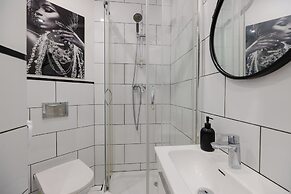 UNIT Short Rent Apartment by Warsaw Metro Station