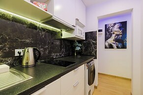 UNIT Short Rent Apartment by Warsaw Metro Station
