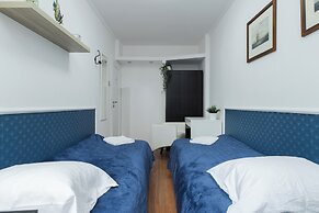 UNIT Short Rent Apartment by Warsaw Metro Station