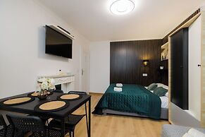 UNIT Short Rent Apartment by Warsaw Metro Station
