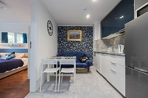 UNIT Short Rent Apartment by Warsaw Metro Station