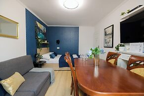 UNIT Short Rent Apartment by Warsaw Metro Station