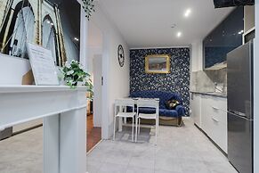 UNIT Short Rent Apartment by Warsaw Metro Station