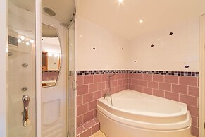 Herston Log Cabins and Holiday Lodges