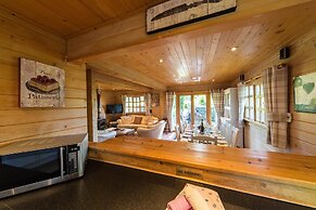 Herston Log Cabins and Holiday Lodges