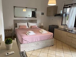 Kasteli Studios & Apartments