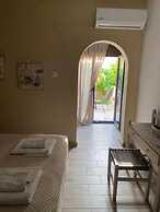 Kasteli Studios & Apartments