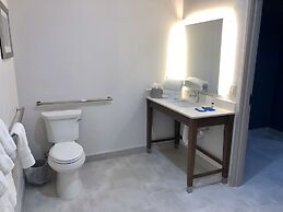 Holiday Inn Express and Suites Houston Westchase - Westheimer by IHG