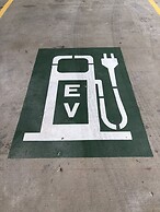 Holiday Inn Express and Suites Houston Westchase - Westheimer by IHG