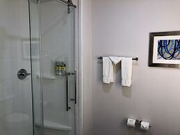 Holiday Inn Express and Suites Houston Westchase - Westheimer by IHG