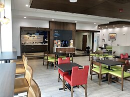 Holiday Inn Express and Suites Houston Westchase - Westheimer by IHG