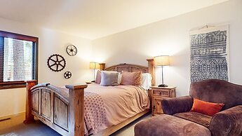 Bridges Townhome 11 Pet-Friendly Deluxe Townhome with Private Hot Tub 