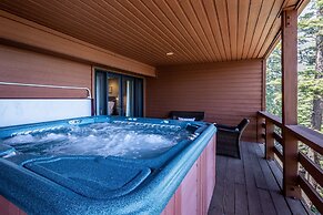 Bridges Townhome 11 Pet-Friendly Deluxe Townhome with Private Hot Tub 