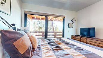 Bridges Townhome 11 Pet-Friendly Deluxe Townhome with Private Hot Tub 