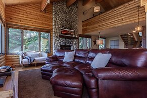 Bridges Townhome 11 Pet-Friendly Deluxe Townhome with Private Hot Tub 