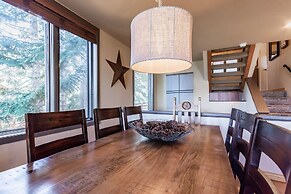 Bridges Townhome 11 Pet-Friendly Deluxe Townhome with Private Hot Tub 