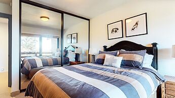 Bridges Townhome 11 Pet-Friendly Deluxe Townhome with Private Hot Tub 