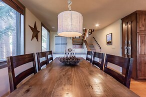 Bridges Townhome 11 Pet-Friendly Deluxe Townhome with Private Hot Tub 